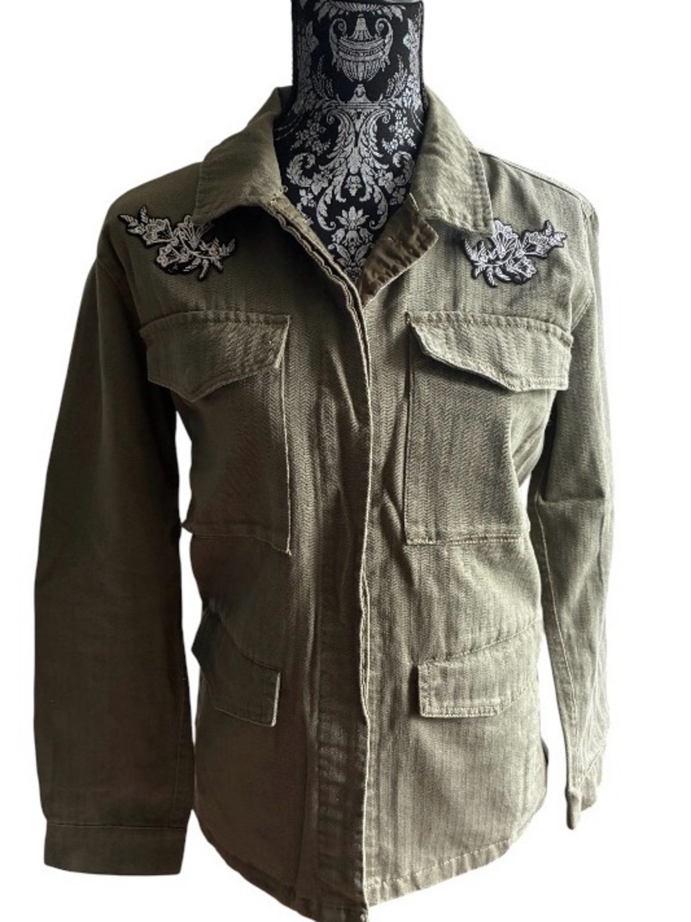 Utility inspired jacked with cool detailing sz S